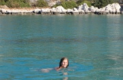  petite baignade du bateau  dans une anse déserte